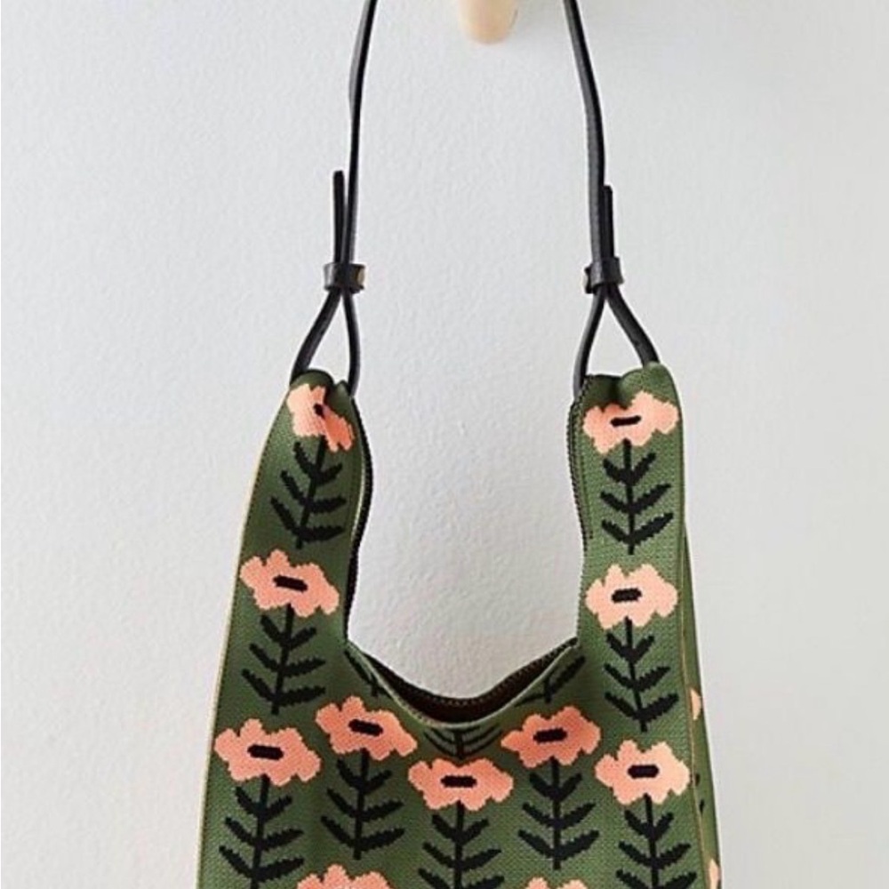 Free People Luca Make It Count Green Floral Needlepoint Bag NWT & strap - Picture 2 of 5